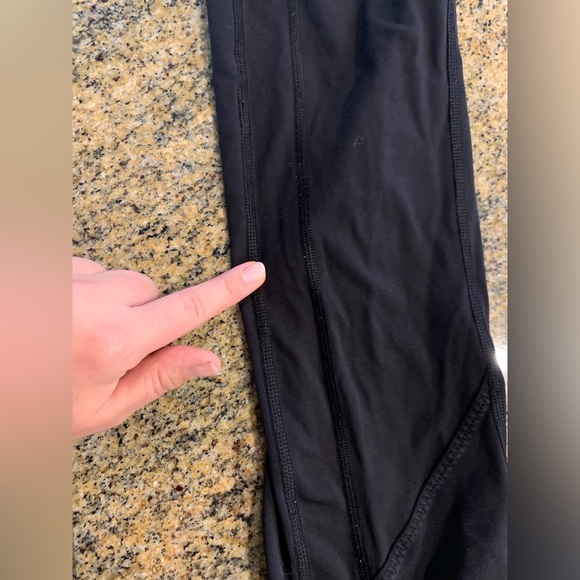 Lululemon black cropped leggings size 4 - Picture 10 of 13